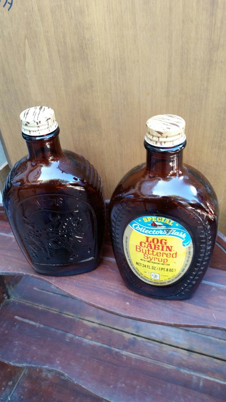 Log Cabin Vintage Special Collectors Flask, 2 bottle set includes Benjamin Franklin and 1776.