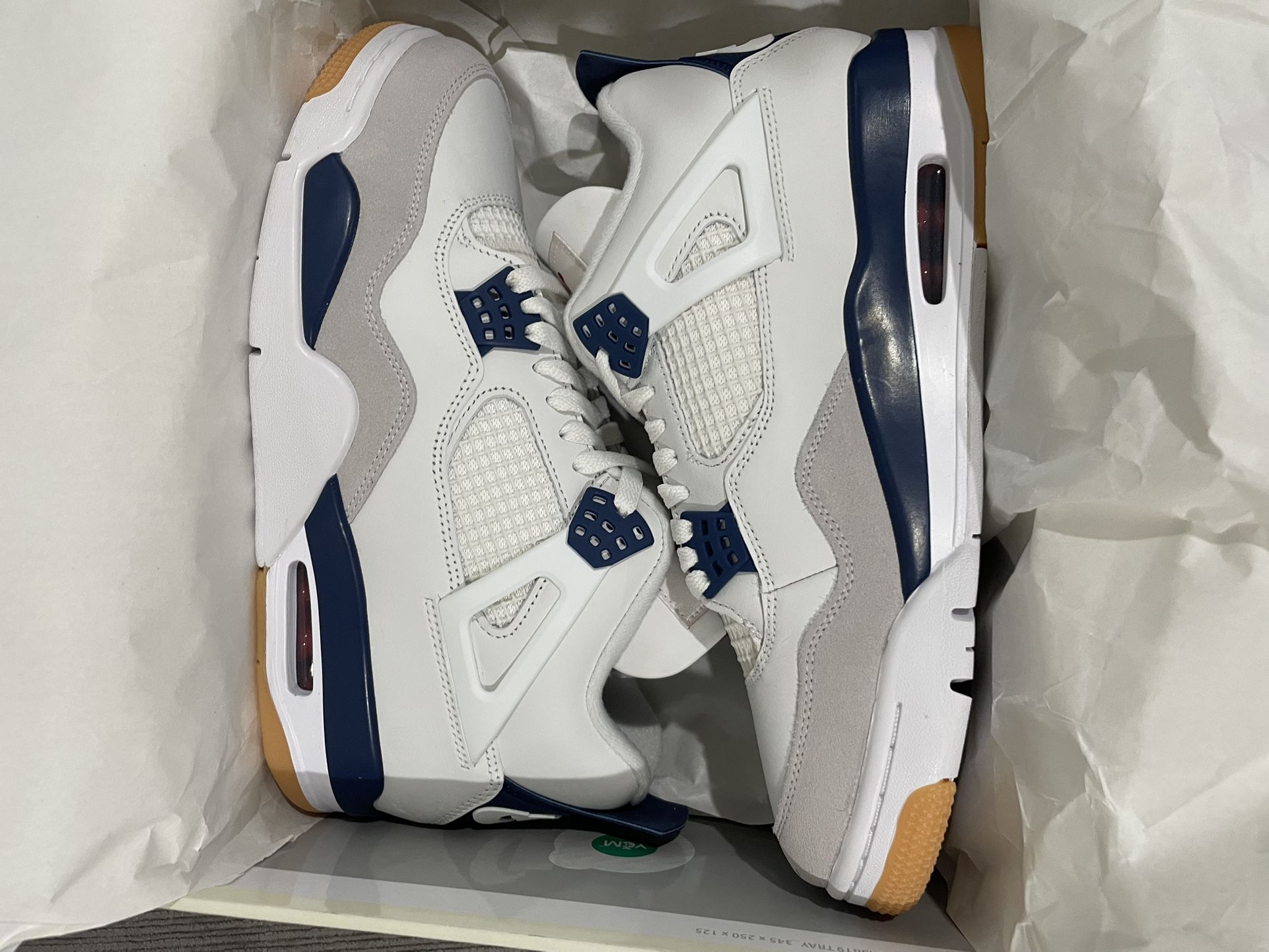 Brand new Jordan 4 Navy Sz 9.5