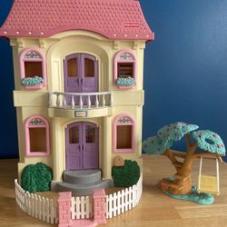 Vintage 1997 Fisher Price Loving Family Grand Doll House