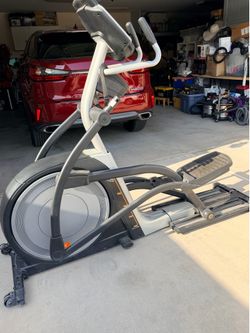 NordicTrack Elite 10.7 Elliptical – Excellent Condition