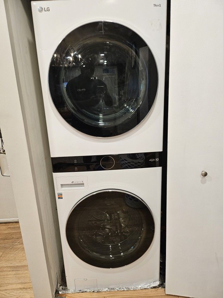 LG ThinQ SMART WashTower (GAS, Not Electric)