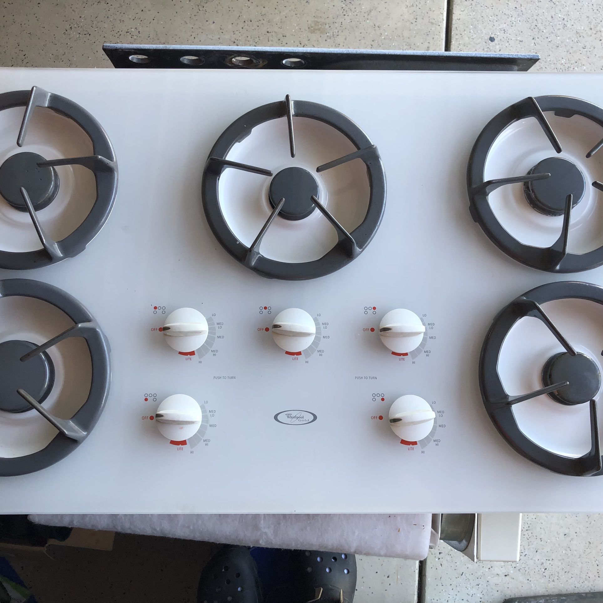 36in Gas Whirlpool Gold Cooktop