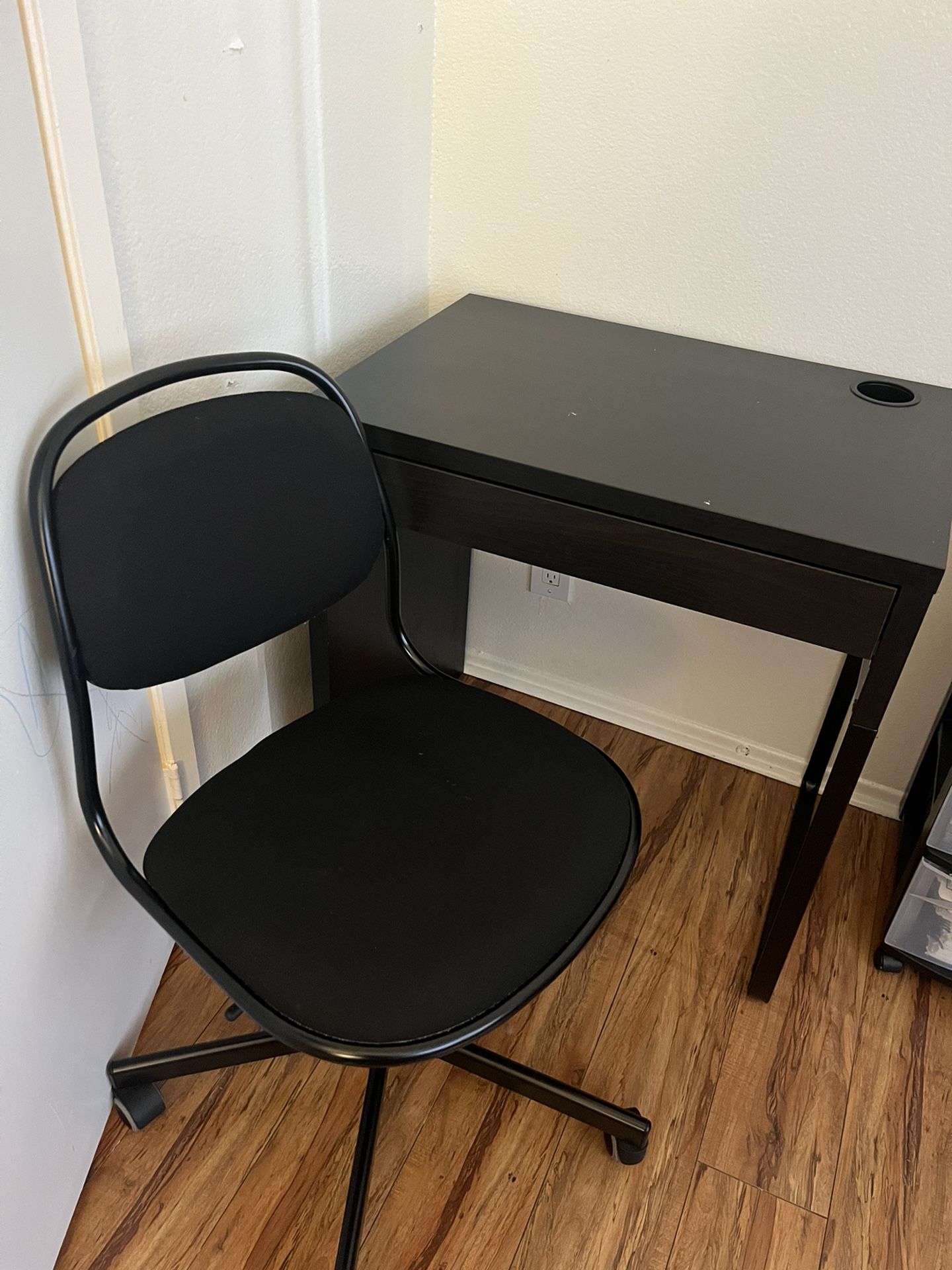 IKEA Micke Desk & Orfjall Swivel Chair 