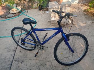 Trex mountain bike 800 wheels 26