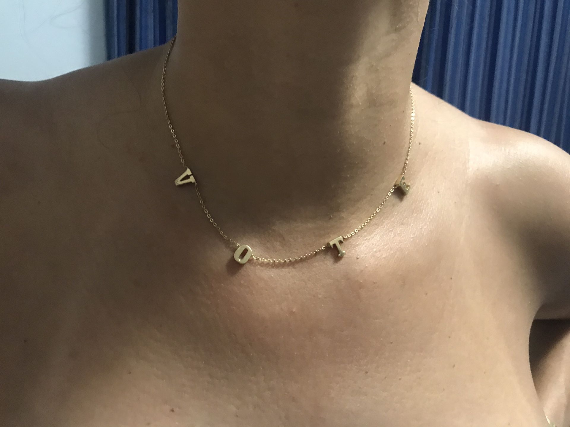 18k 💯 gold vote neckless. Is the time!!!