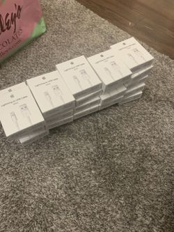 10 Apple chargers and great gifts for tour family