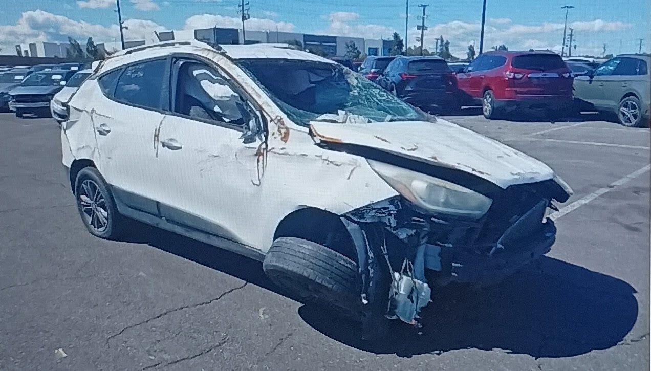 2014 Hyundai Tucson 2.4 2wd for parts