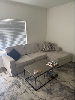 Modern Gray Sectional Sofa with Chaise Lounge – Excellent Condition