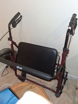 Heavy duty walker