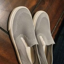 Old navy shoes size 13