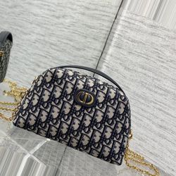 Dior 30 Montaigne Opulent Bag