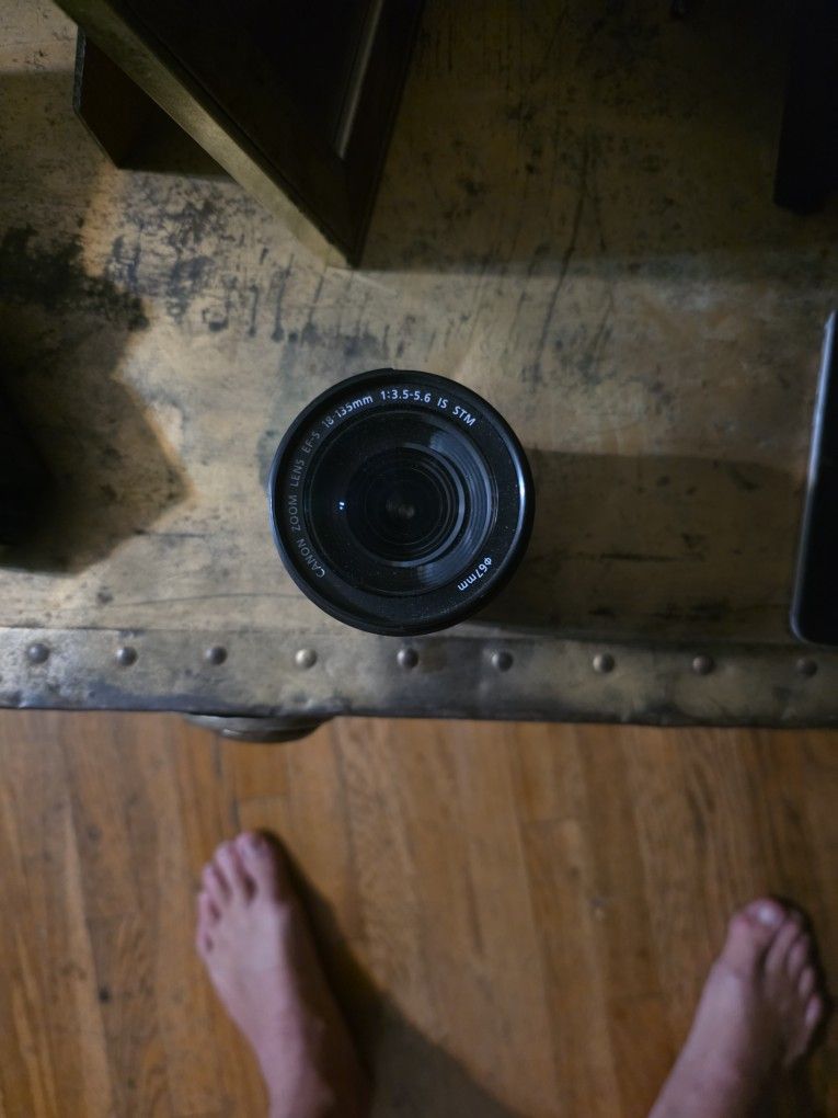 Canon Zoom Lens Ef -s 18 - 135mm