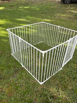 White Metal Baby or Pet Play Yard