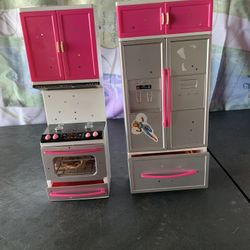BARBIE FRIGE AND OVEN