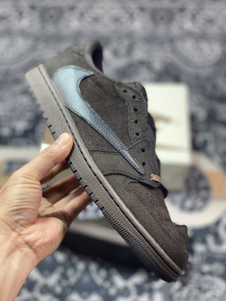 Travis Scott x Air Jordan 1 Low Velvet Brown