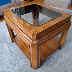 End Table / Side Table 