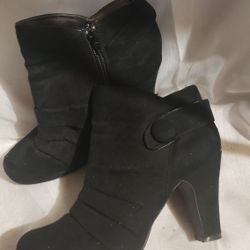 Ladies Boots Sz 8.5