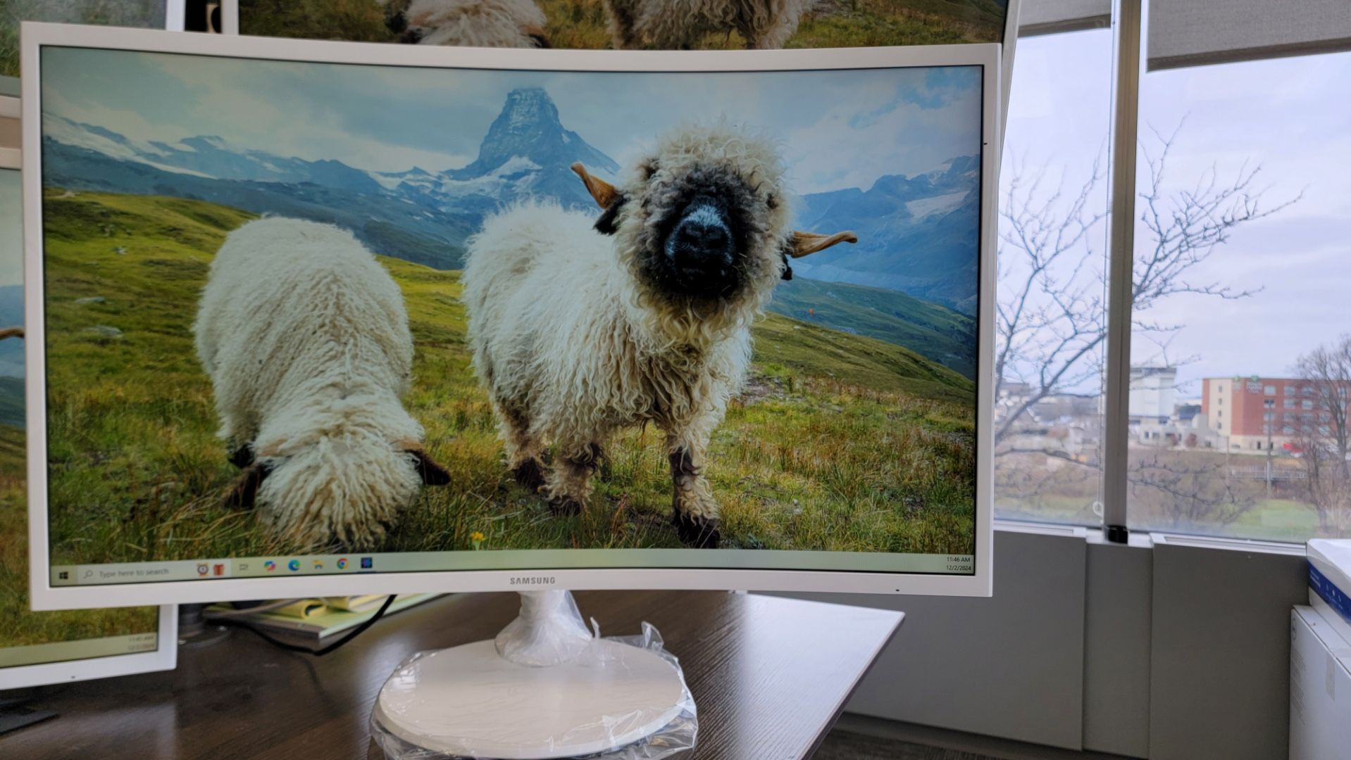 32” Samsung Curved Monitor