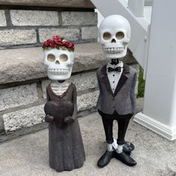 Skelton Bride And Groom Figure 