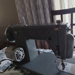 Sewing 🧵🪡 Machine 