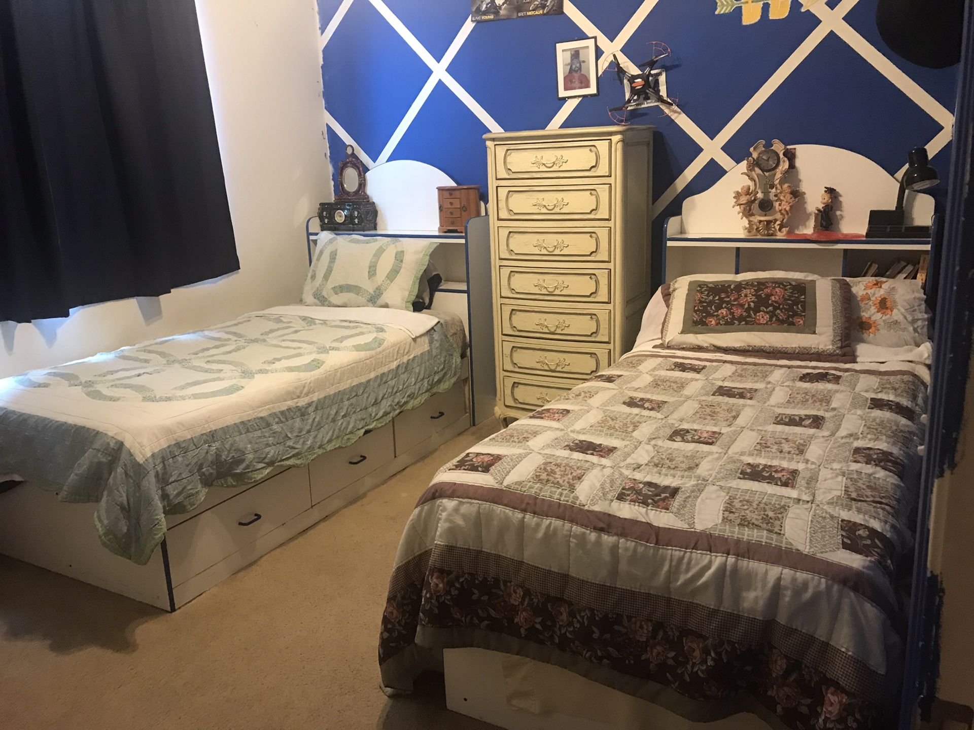 Twin beds with drawers