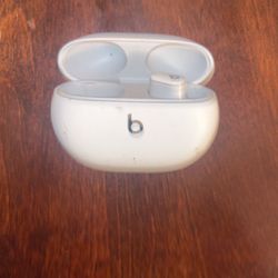 BEATS STUDIO AIRPODS (ONLY RIGHT BUD)
