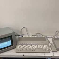 Atari 1040ST Computer w/ Monitor SM124, Disk Drive SF354, Box, Extras