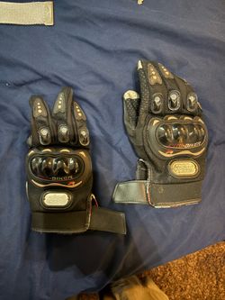 Motorcycle gloves