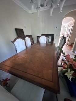 Dining room table 100% real wood!!