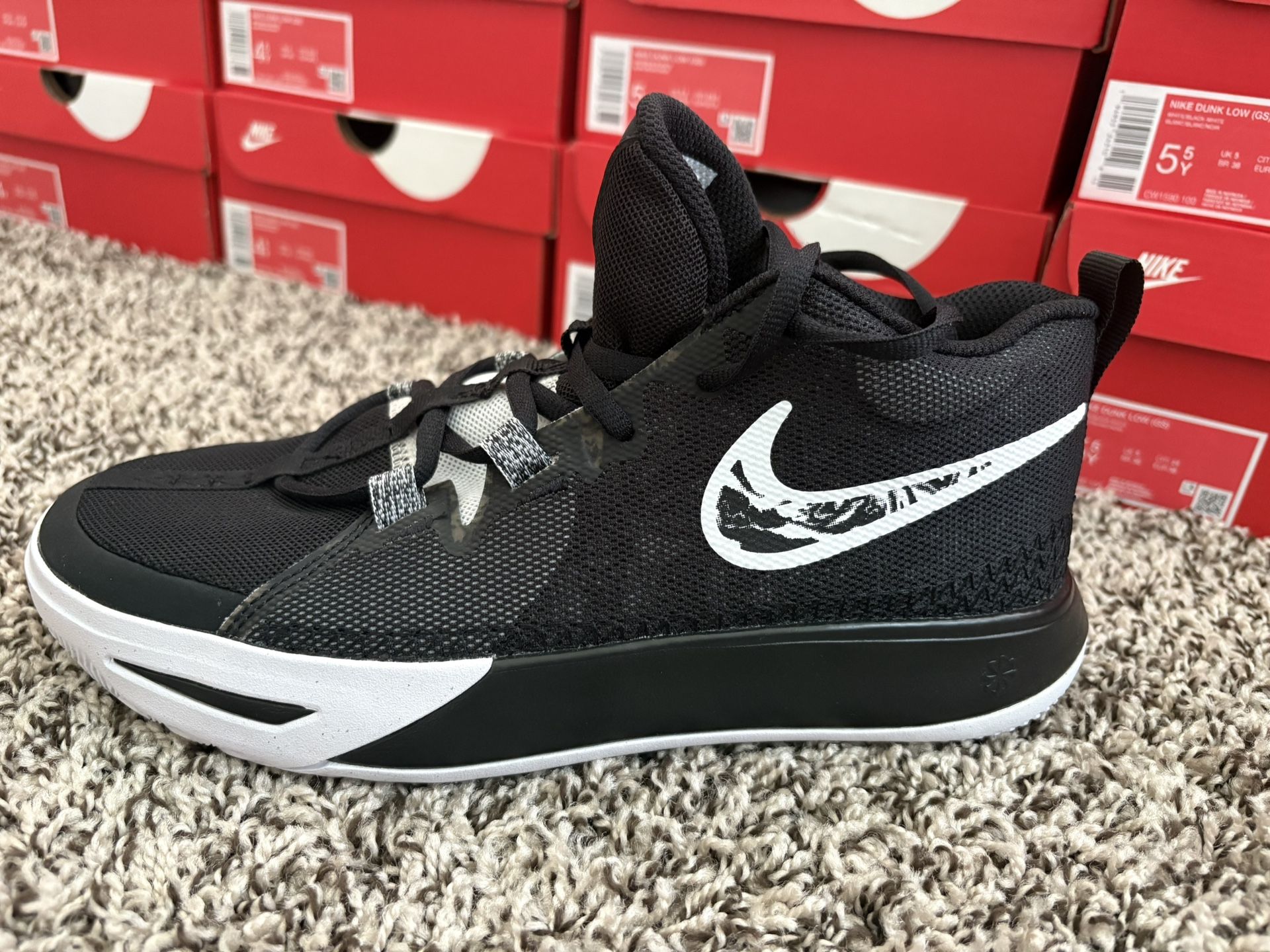Nike Kyries