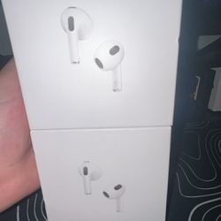 2 pairs of gen 3 airpods 