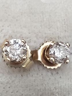 Estate  .25ct Diamond 14k Yellow gold Earrings 
