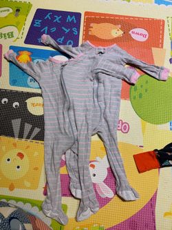 4 cotton footie pajamas Gerber brand size 12 months