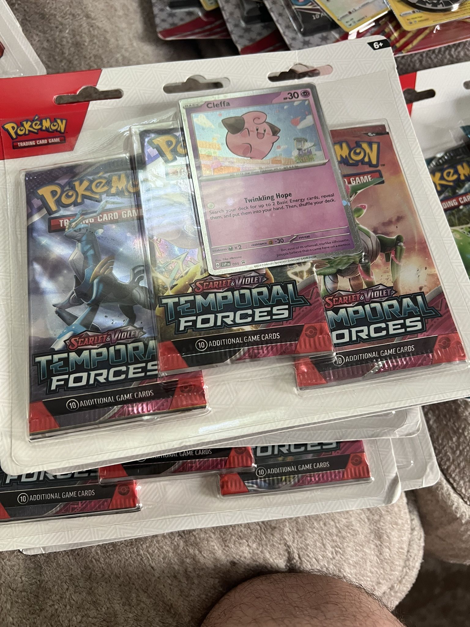 07095 Pokemon Cards Trading Tins Packs