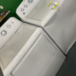 brand new set washer and dryer gas scratches and dhent