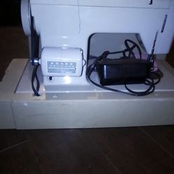 Vintage Sewing Machine 5186