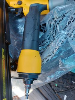 dewalt 21 degree brand new new open box 