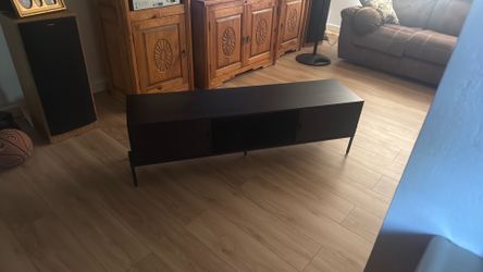 Low black tv stand