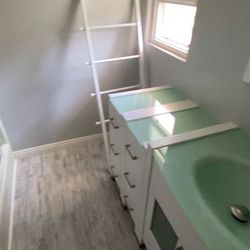 Bathroom vanity