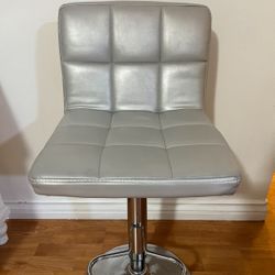 Salon/Makeup Vanity Chair 