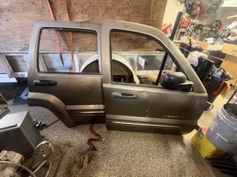 Jeep Liberty Passenger Side Doors