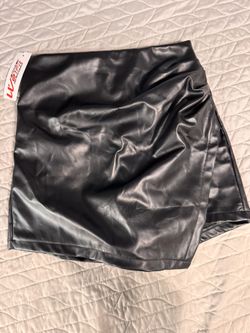 New Small SHEIN skirt 