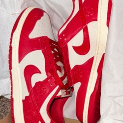 Women’s New In Box Nike Size 9 