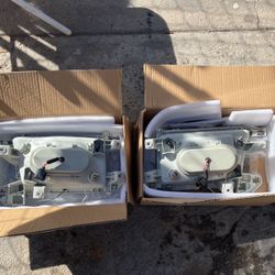 4Runner Headlights Read Description