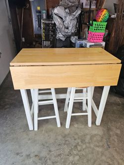Drop leaf table