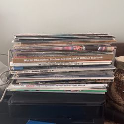 Stack Of Red Sox, Patriots, Etc Magazines And Yearbooks Memorabilia