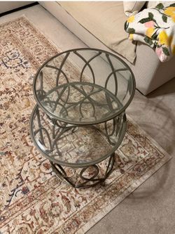 Glass nesting tables