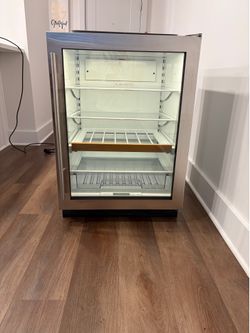 SUBZERO UNDER-COUNTER REFRIGERATOR - EXCELLENT CONDITION
