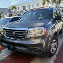 Honda 2015 Pilot SUV Gris  - Buen estado, lista para manejar