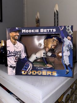 2022 Mookie Betts Gold Glove Bobblehead